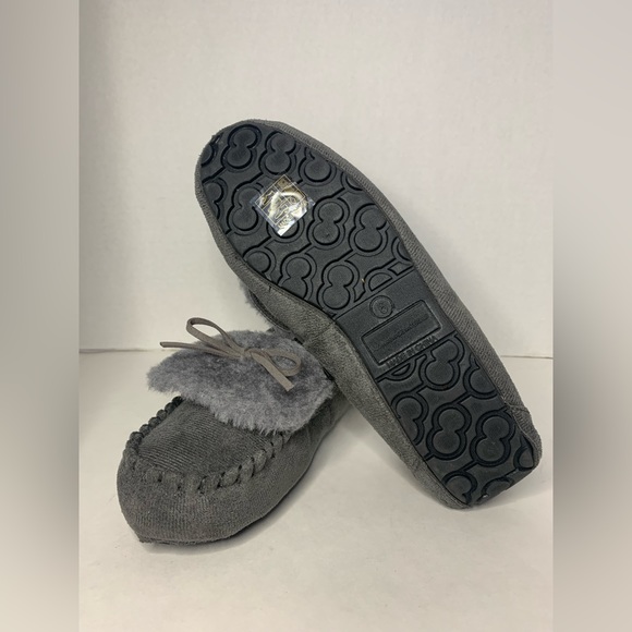 Hooked Chill Slippers Size 6 - Picture 5 of 8